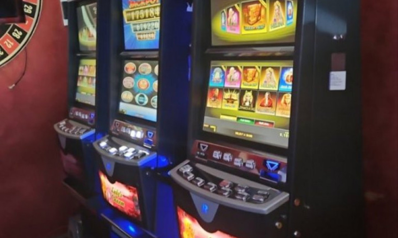 RACIJA KOJA JE ZATRESLA NOVI PAZAR I TUTIN U pet lokala otkriveno nelegalno priređivanje igara na sreću (FOTO)