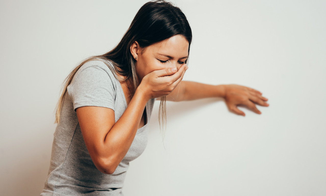 TROVANJE U FABRICI U VLASOTINCU: Sedam radnica se javilo u bolnicu sa simptomima mučnine, evo šta bi moglo da bude uzrok