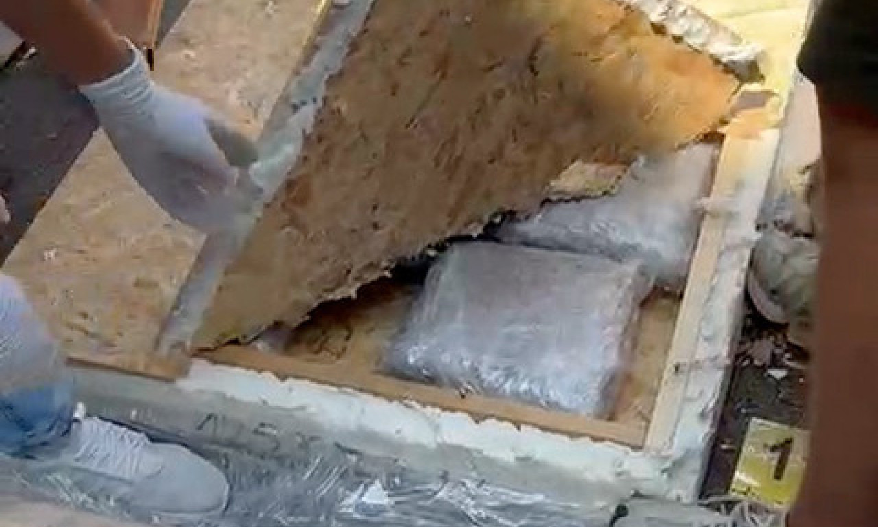 "PAO" CRNOGORAC U NOVOM SADU Policija ga uhvatila sa 60 kg marihuane, a evo gde ju je krio (VIDEO/FOTO)