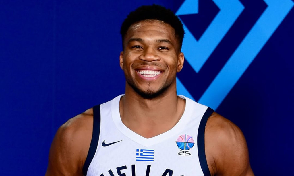 EVO ZAŠTO JE NBA CIRKUS Janis napravio pet koraka, sudije ništa nisu videle (VIDEO)