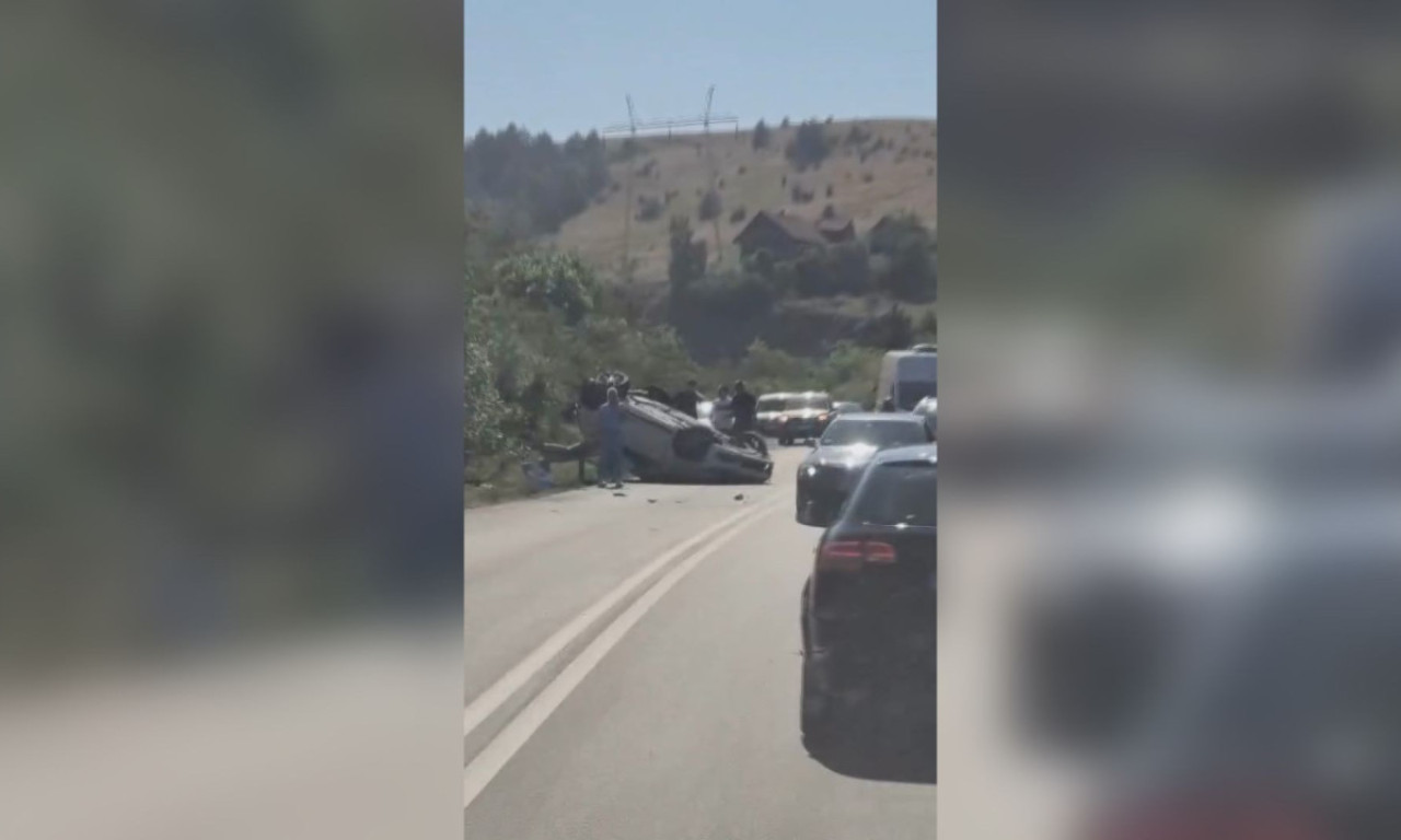 DVA AUTOMOBILA POTPUNO SMRSKANA ZAVRŠILA NA KROVU Teška saobraćajka kod Užica, ima povređenih (VIDEO/FOTO)