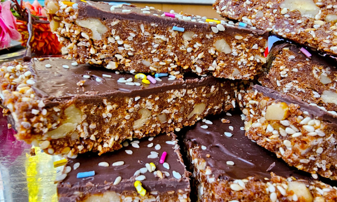 FINE ŠTANGLE SA SUSAMOM I ORASIMA Ovo se prosti topi u ustima!