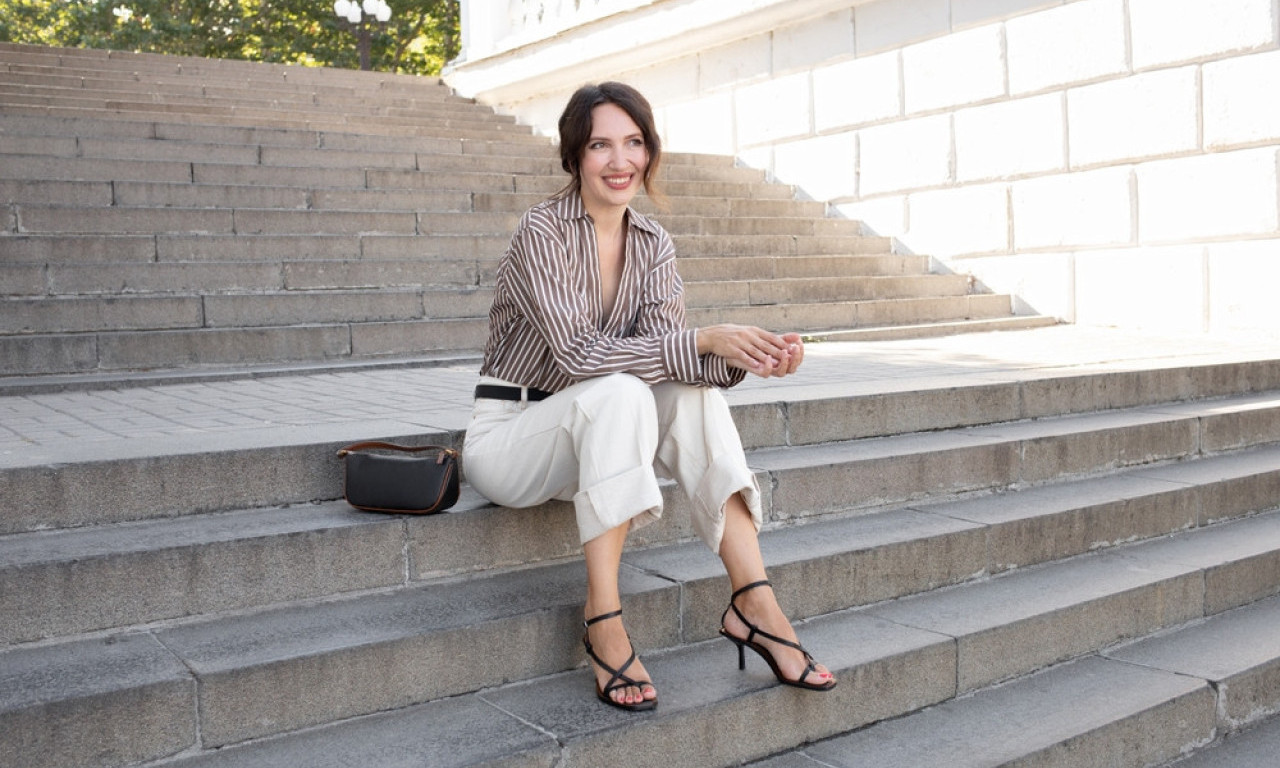 KOJE CIPELE NOSITI UZ BELE FARMERKE OVE JESENI? 8 modela za prelazno vreme