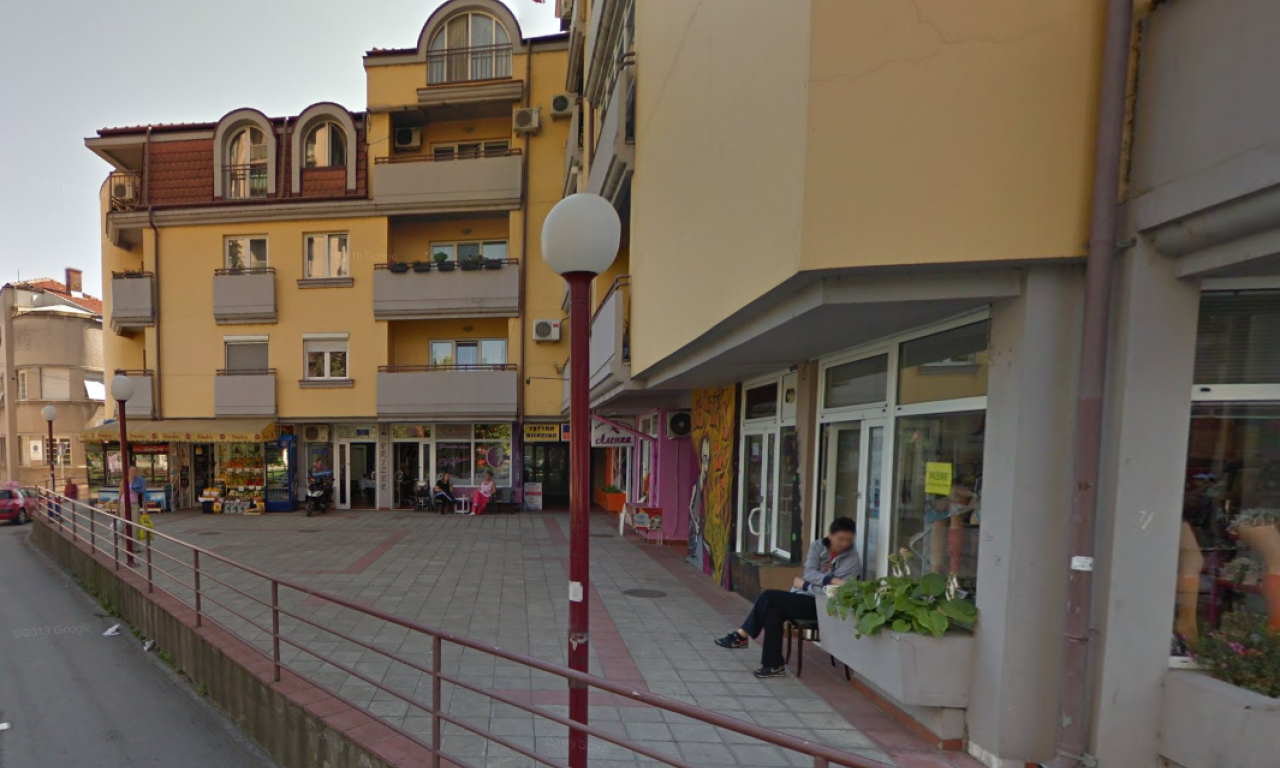 PAO ČOVEK SA ZGRADE U SMEDEREVU Pogledajte mesto gde se dogodila tragedija (FOTO)