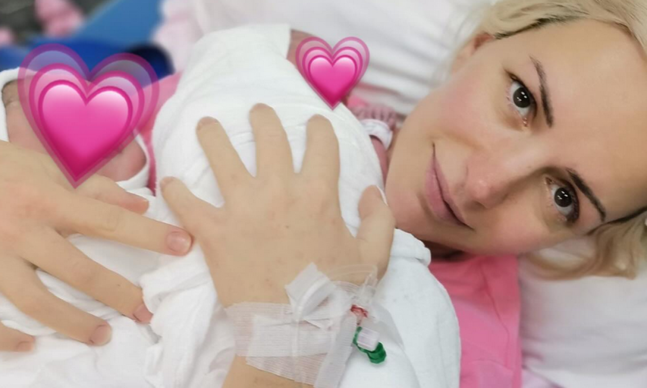 MILENA VUČIĆ SE PORODILA U četvrtoj deceniji dobila bliznakinje! (FOTO)