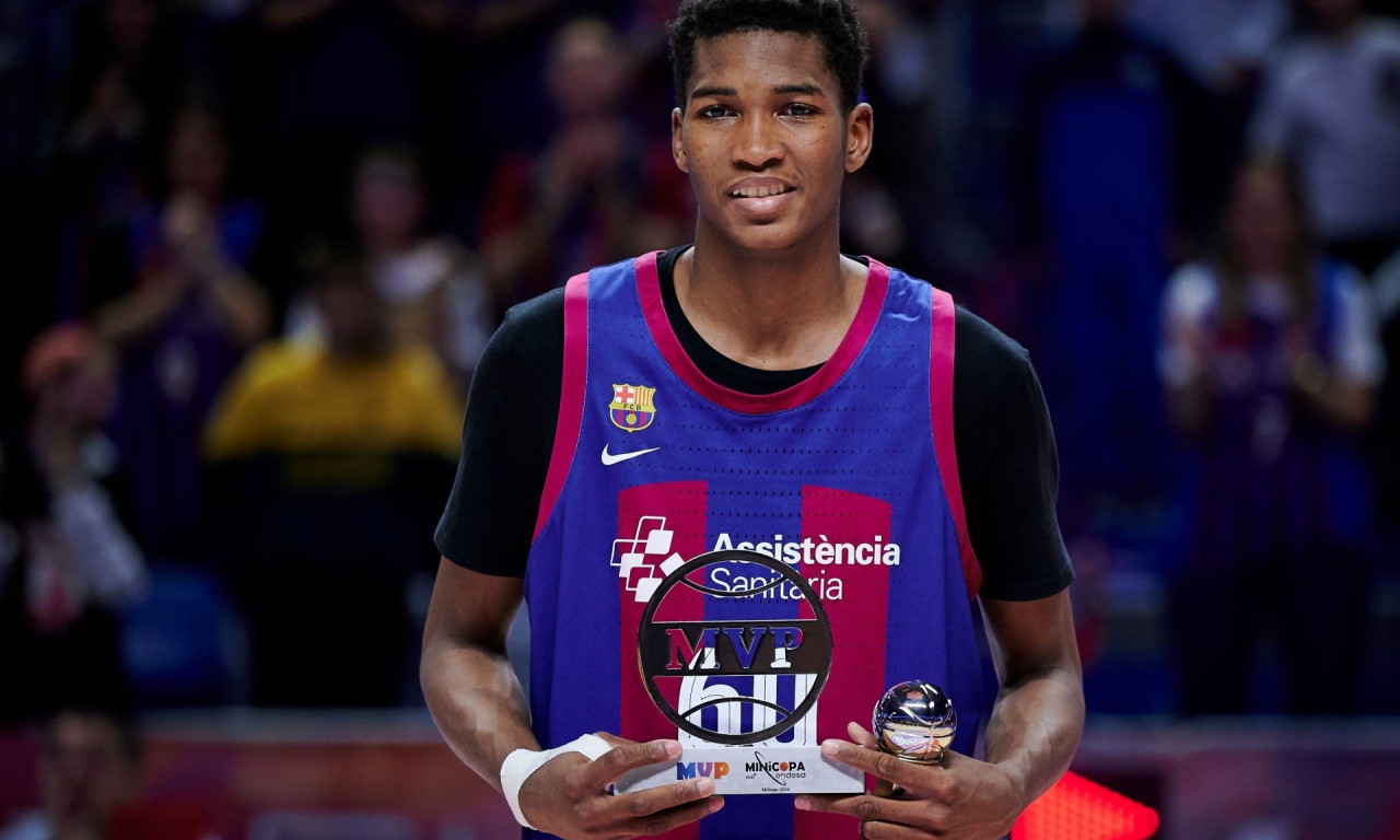 TRINAESTOGODIŠNJE ČUDO OD KOŠARKAŠA POTPISALO ZA BARSELONU Novi Vembanjama u Blaugrani