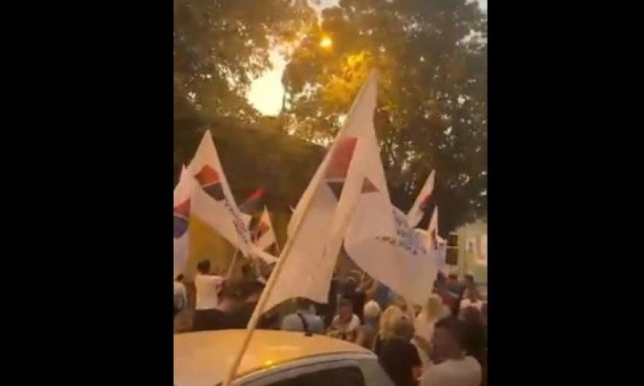 HILJADE LJUDI IZAŠLO NA ULICE DA BRANI DOMOVE OD BLOKADERA! Okupljanja u Subotici, Šidu, Rumi... vijore se trobojke