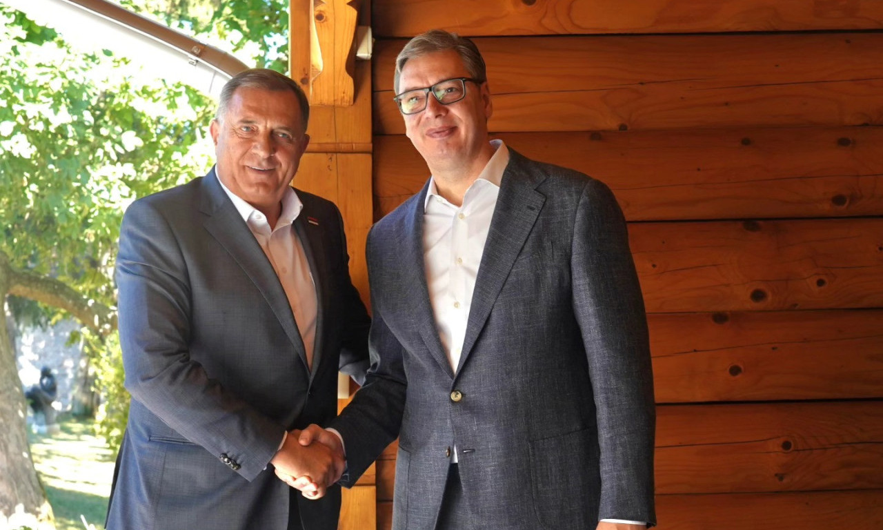 "BRATSKI SUSRET" Predsednik Vučić se sastao sa Dodikom u Beogradu, evo o čemu su razgovarali! (FOTO)