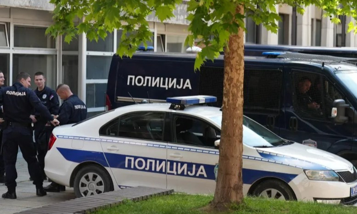 BACILI RUČNU BOMBU U DVORIŠTE KUĆE Niška policija uhapsila dve osobe, a evo šta su još otkrili