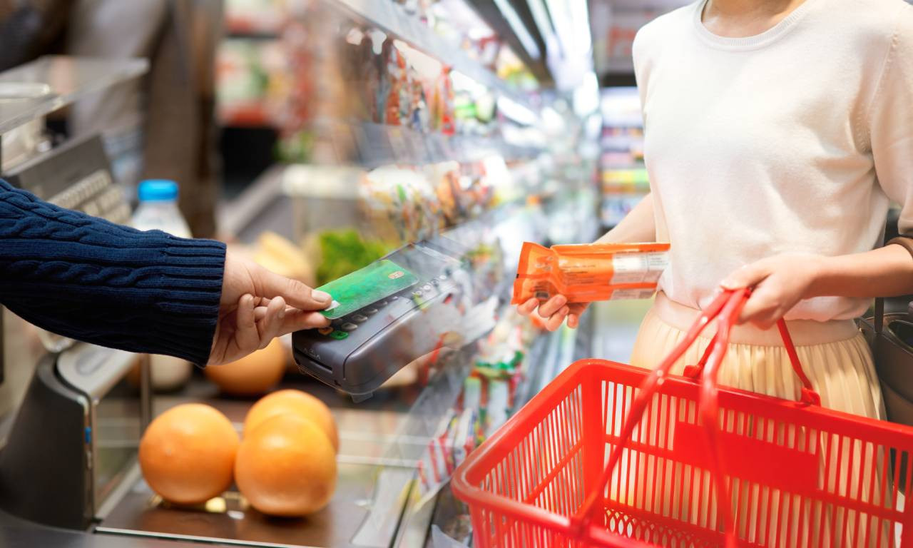 KUPOVNA MOĆ SRBA SE SMANJILA Ovo su najnoviji podaci!