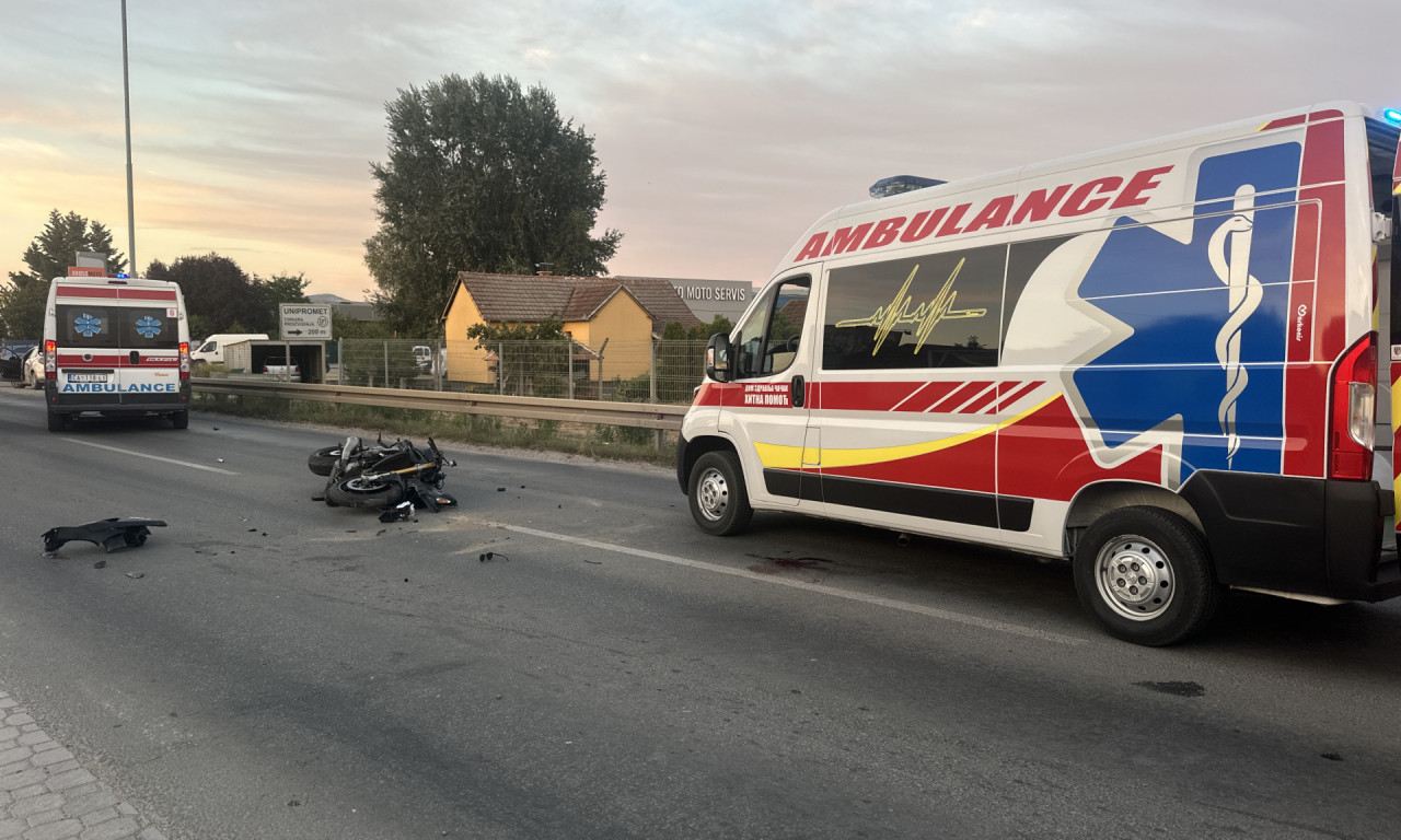 MOTOCIKLISTA TEŠKO POVREĐEN U UDESU KOD ČAČKA Delovi motora rasuti svuda po putu (FOTO)