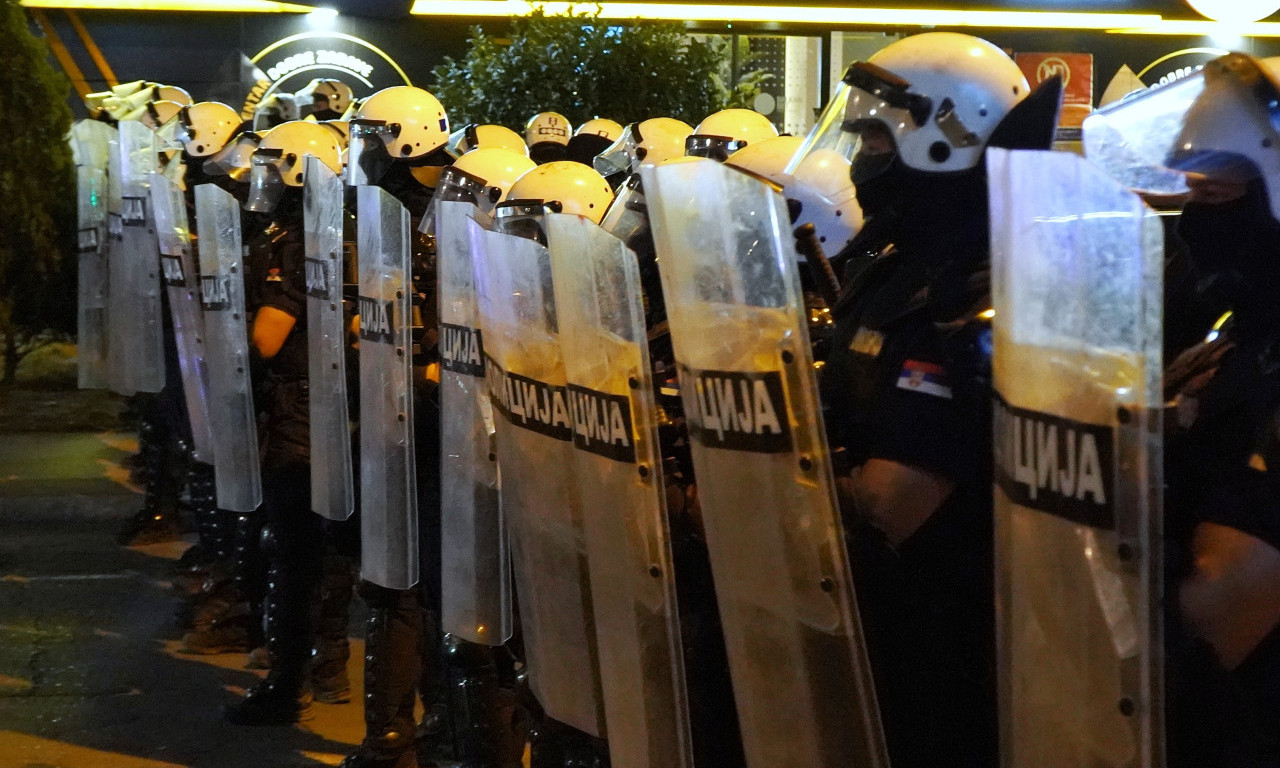 OVO SU POSLEDICE POMAHNITALIH DEMONSTRANATA! Hitna reakcija MUP-a nakon sinoćnjeg divljanja