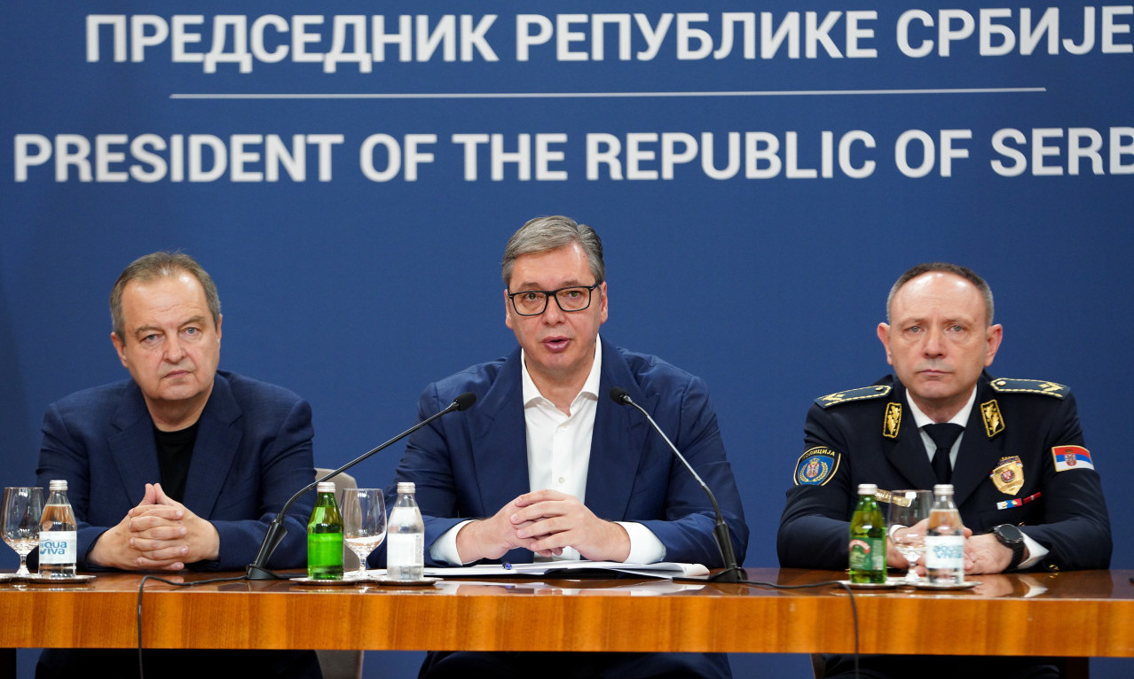 VUČIĆ IZNEO FAZE ESKALACIJE NASILJA NA ULICAMA "Počelo je romantičnim pričama - došlo do ukidanja školstva" (VIDEO)