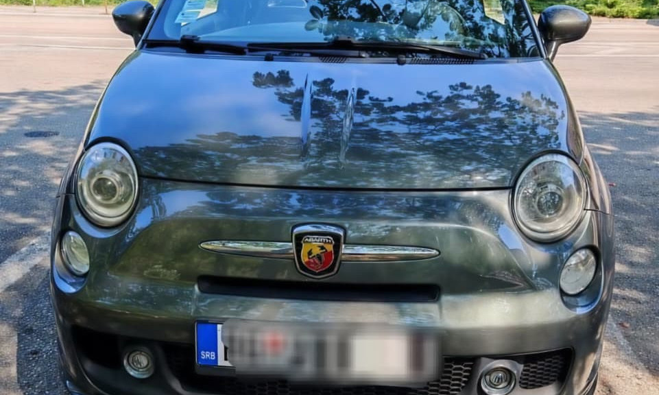 RAMPA ZA SRPKINJU! Krenula skupocenim automobilom u Crnu Goru, pa ostala bez njega na granici - razlog je bizaran (FOTO)