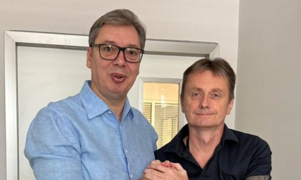 DARKO GLIŠIĆ NAPUŠTA BOLNICU Pogledajte čvrst stisak ruke sa Vučićem (FOTO)