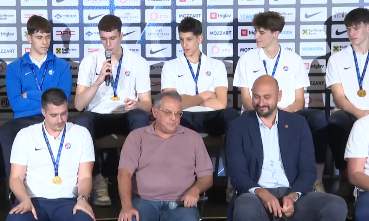 ODZVANJAJU REČI ČOVIĆA O ZLATNIM KADETIMA Ponosno čestitao, pa pomenuo trenutak slavlja uz srpsku zastavu (VIDEO)