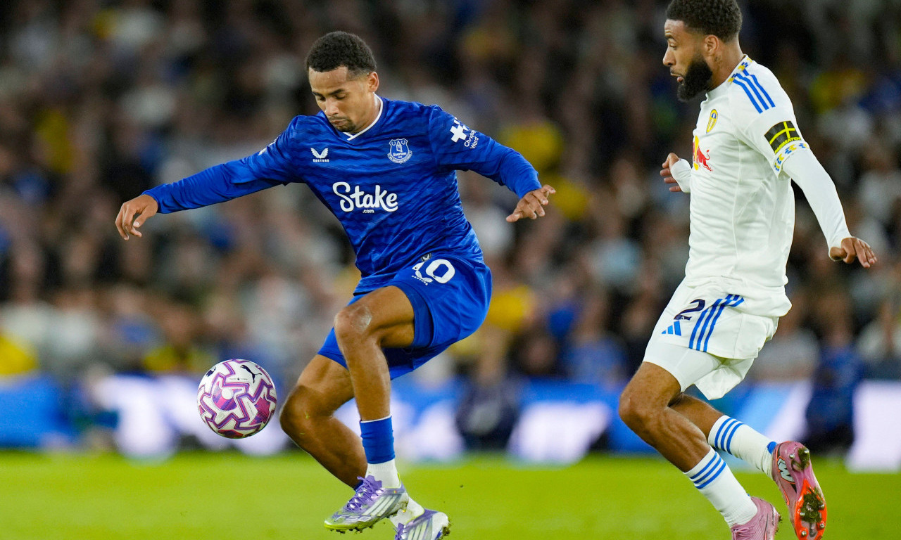 NMEČA JUNAK NA ELAND ROUDU Debi Griliša u dresu Evertona