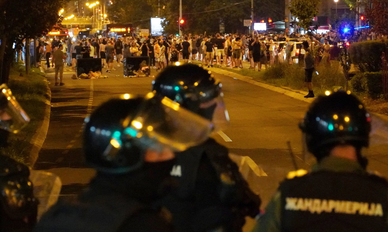 "U SRBIJI SE DEŠAVA NASILJE NAD DRŽAVOM" Evo šta kaže francuski evroposlanik na dešavanja u našoj zemlji!