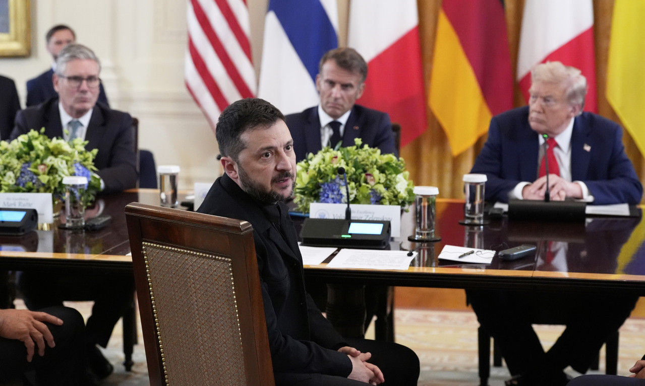 TRAMP PITAO ZELENSKOG ŠTA MISLI O TUNELU SIBIR-ALJASKA Njegov odgovor nasmejao celu američku delegaciju (VIDEO)