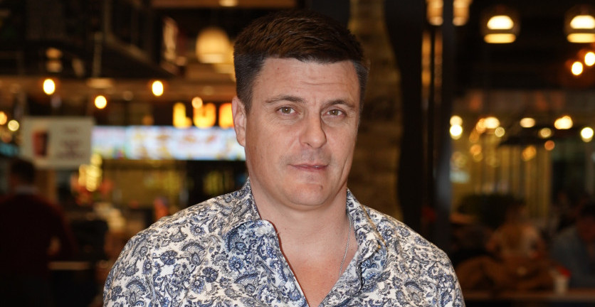 VUK KOSTIĆ SE OŽENIO I DOBIO DETE! Sve držao u tajnosti, a evo ko mu je žena