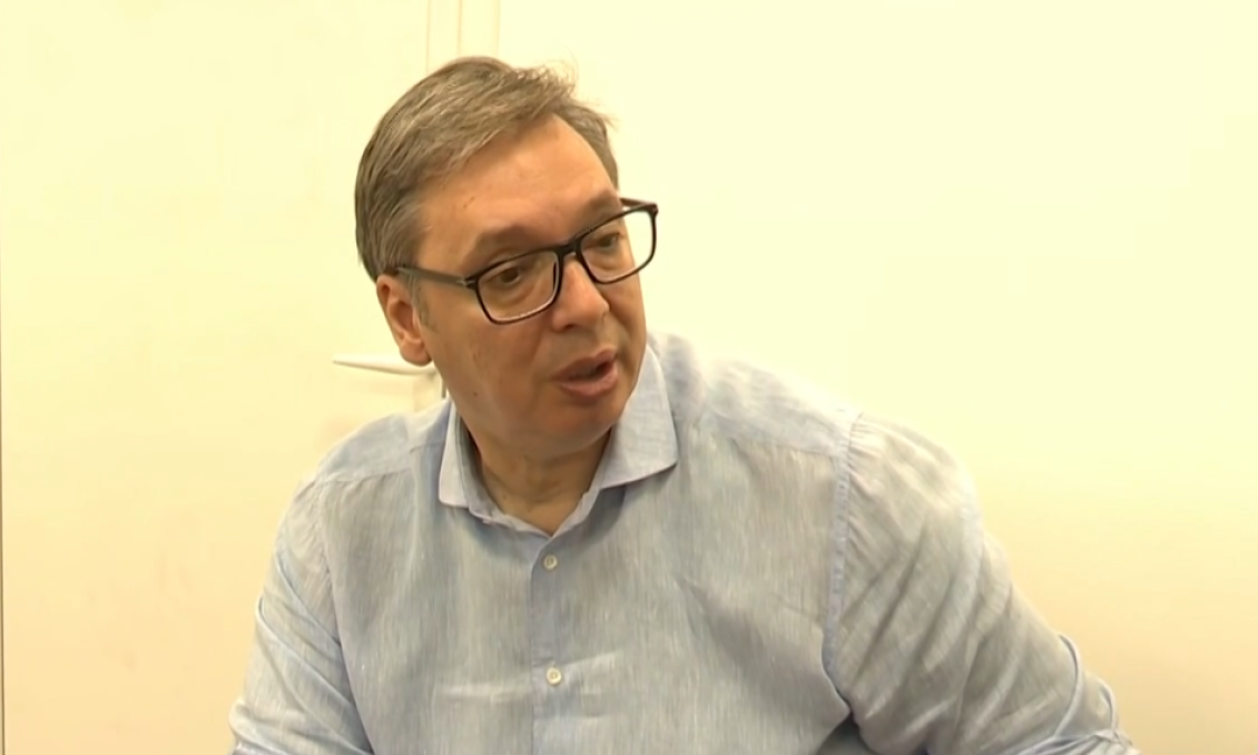 VUČIĆ OBILAZI PROSTORIJE SNS U CVIJIĆEVOJ Predsednik na Paliluli nakon haosa blokadera (FOTO)