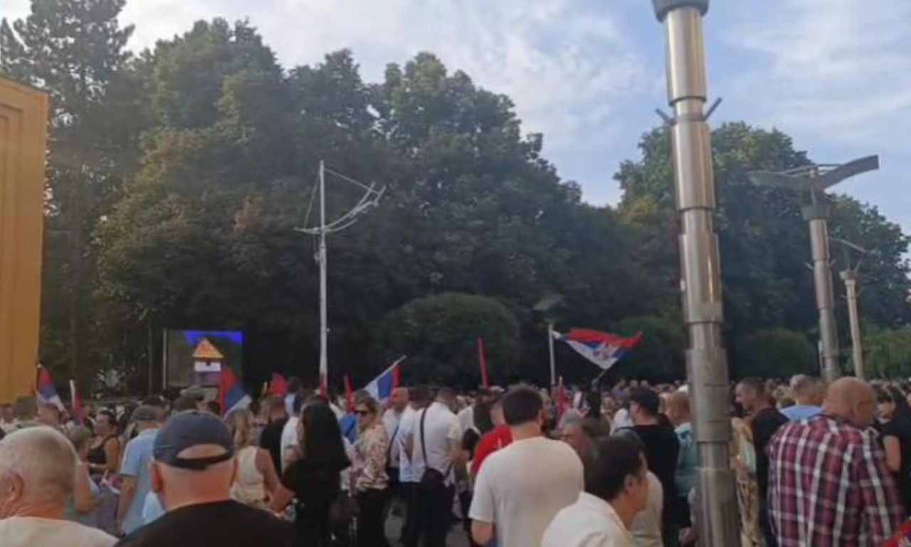 U VELIKOM BROJU MESTA SKUPOVI GRAĐANA PROTIV BLOKADA: "Hoću da se krećem slobodno, da se zemlja razvija..." (VIDEO)