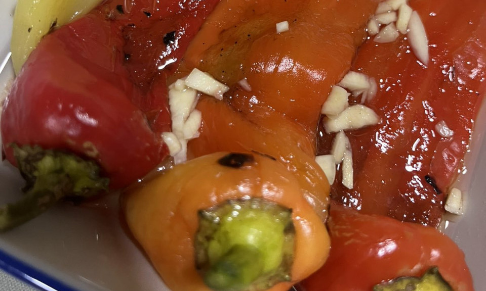 BELOLUČANE PEČENE PAPRIKE Salata zbog koje smo koleginicu odmah „proglasili“ spremnom za udaju