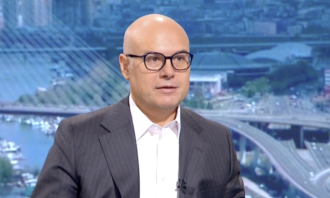 "PODRŠKA NJIMA JE INVESTICIJA U USPEŠNIJU SRBIJU" Vučević razgovarao sa polaznicima političke akademije mladih