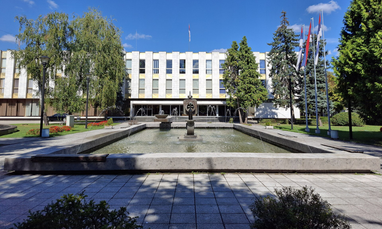 DOJAVA O BOMBI U SKUPŠTINI! Baš uoči posebne sednice o referendumu u Srpskoj!