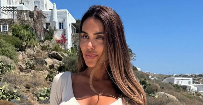 MARINA VISKOVIĆ POKAZALA DEČKA BOGATAŠA Selfi u liftu, on je grli oko struka (FOTO)