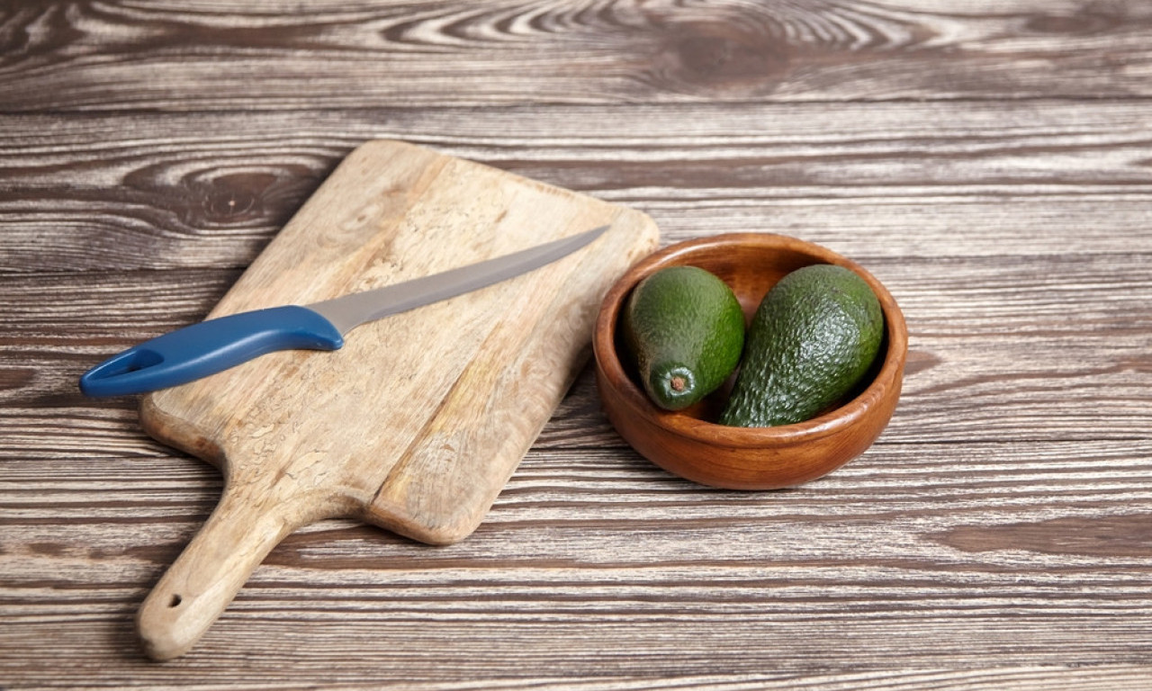 AVOKADO SE NE SEČE NOŽEM Stručnjaci otkrivaju da problem možda nije u voću nego u nožu