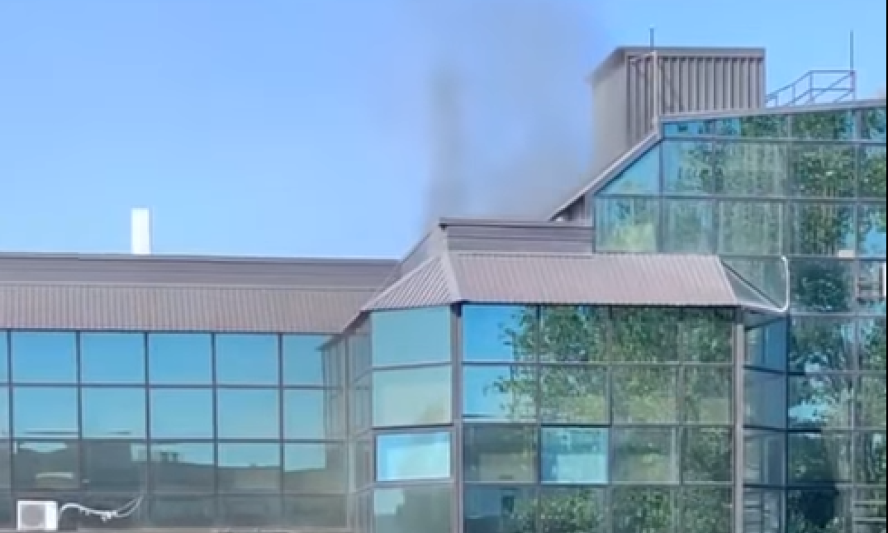 POŽAR IZBIO U SALI SPORTSKOG KLUBA! Detalji buktinje u Starom Merkatoru, evo šta kažu iz kluba