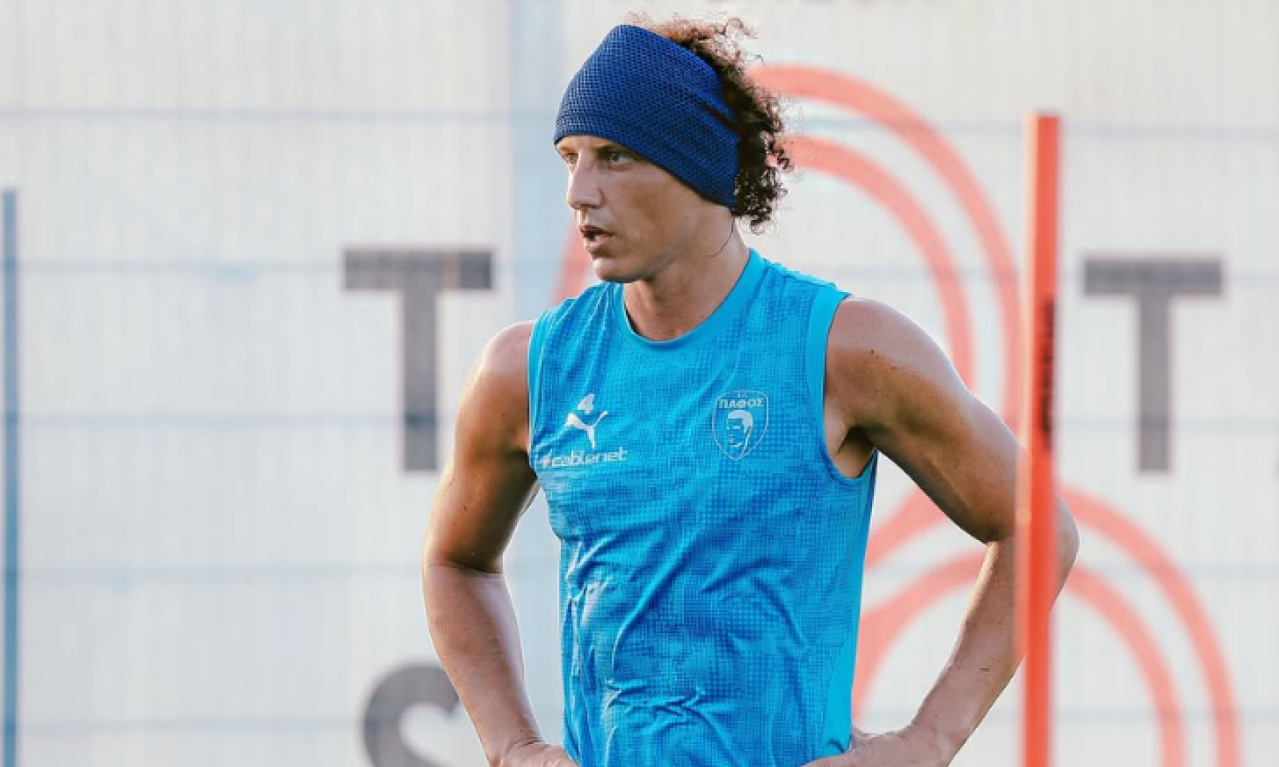 DAVID LUIZ U CENTRU S*KS SKANDALA! Trese se rajsko ostrvo pred remi sa Zvezdom