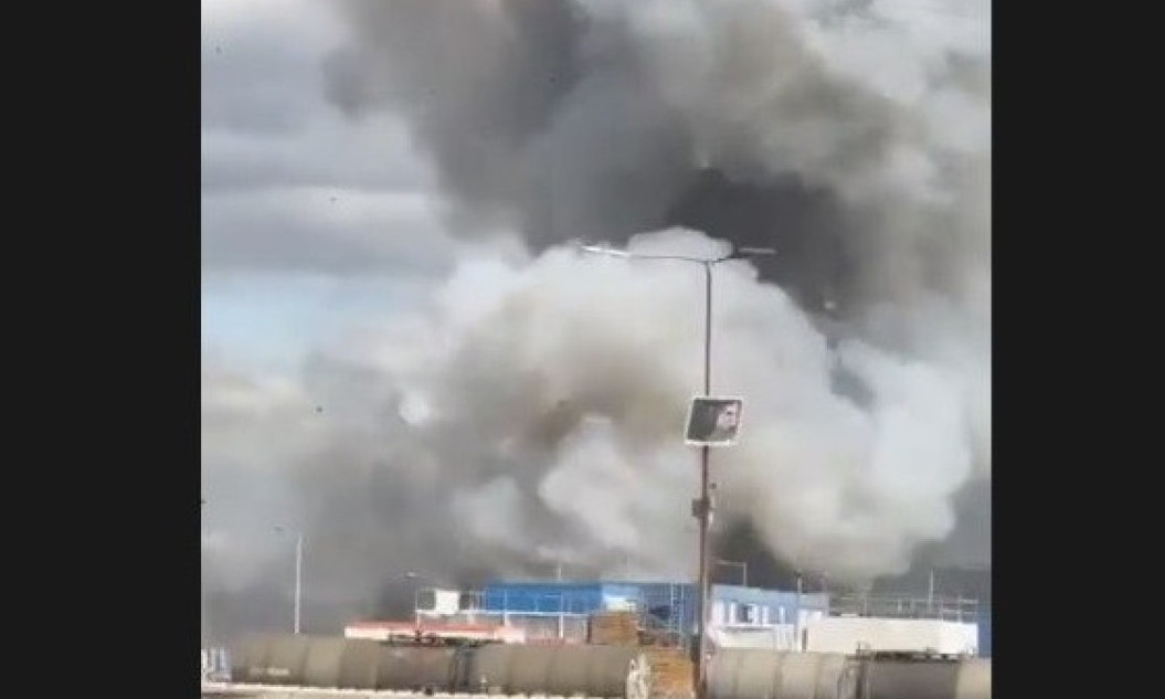 POŽAR U LUCI, IMA POVREĐENIH Oblak dima iznad Hamburga (VIDEO/FOTO)