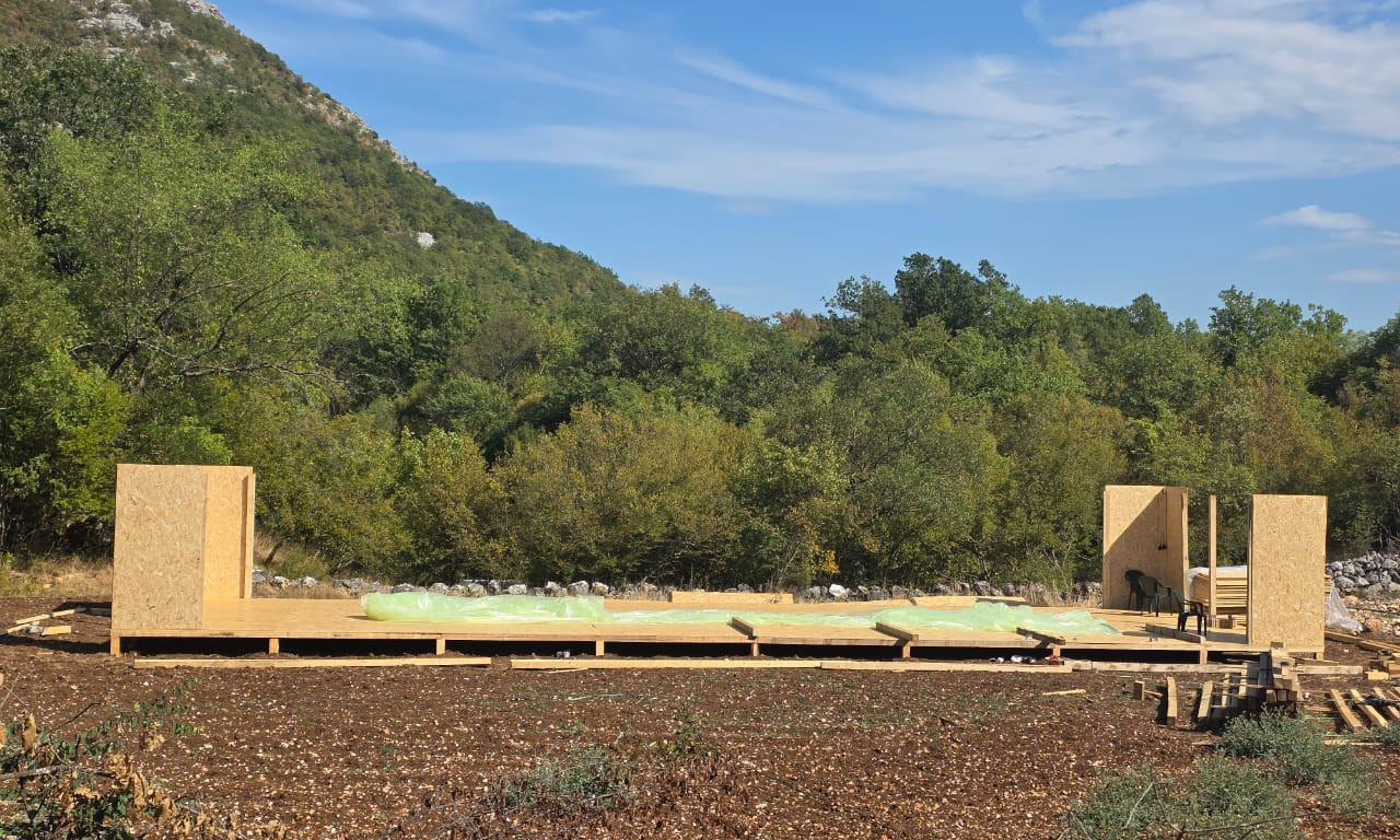 OTKRIVENA NAJVEĆA PLANTAŽA MARIHUANE U CRNOJ GORI Policija zaplenila drogu vrednu više od pet miliona evra (FOTO)