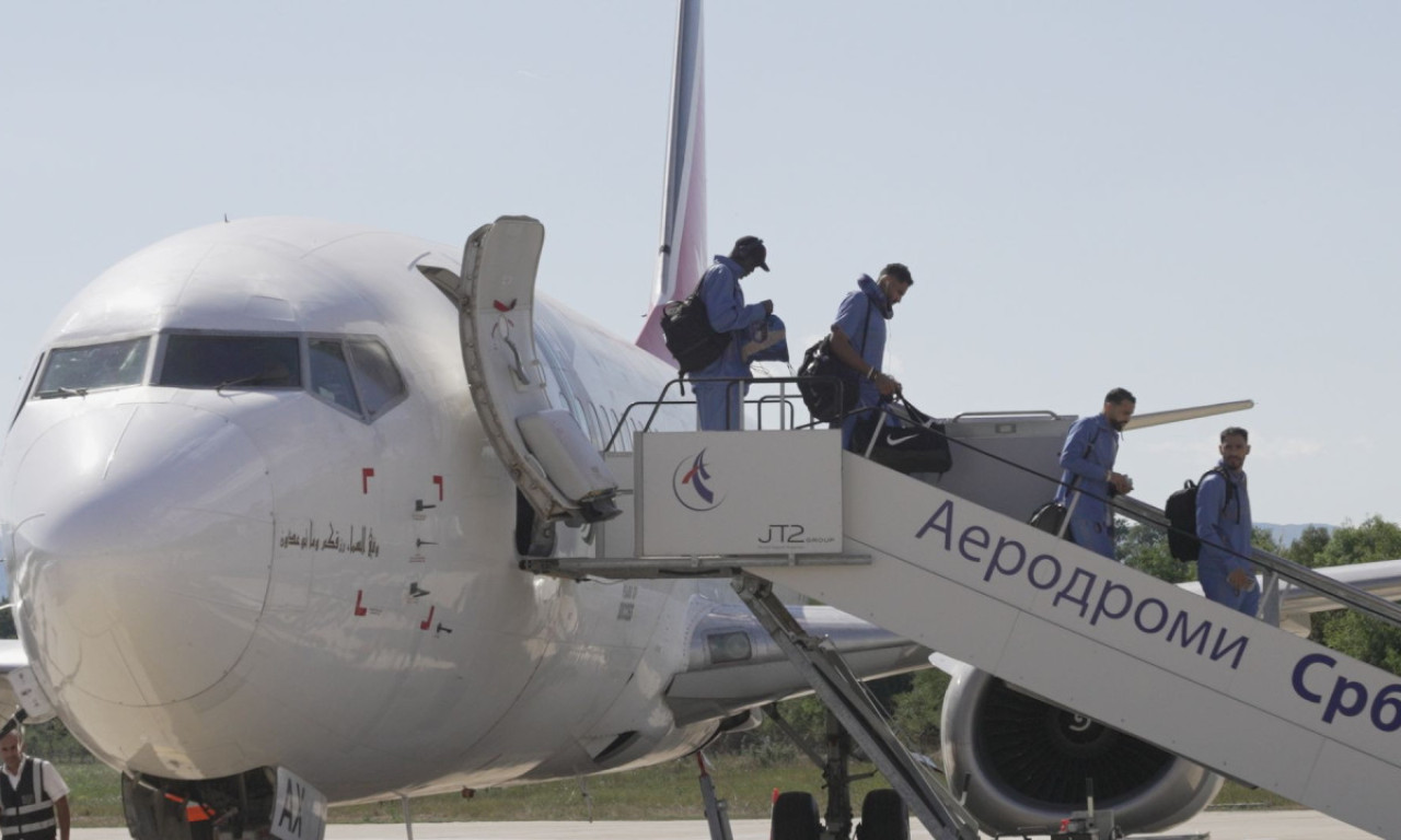 NEVIĐENA ZVER PO PRVI PUT SLETELA NA OVAJ SRPSKI AERODROM Pogledajte ko je stigao čuvenim Boeingom 737 (FOTO+VIDEO)