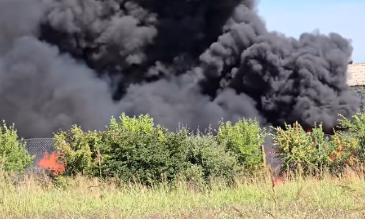 IZGOREO KAMION NA IBARSKOJ MAGISTRALI Drama na putu ka Beogradu (VIDEO)