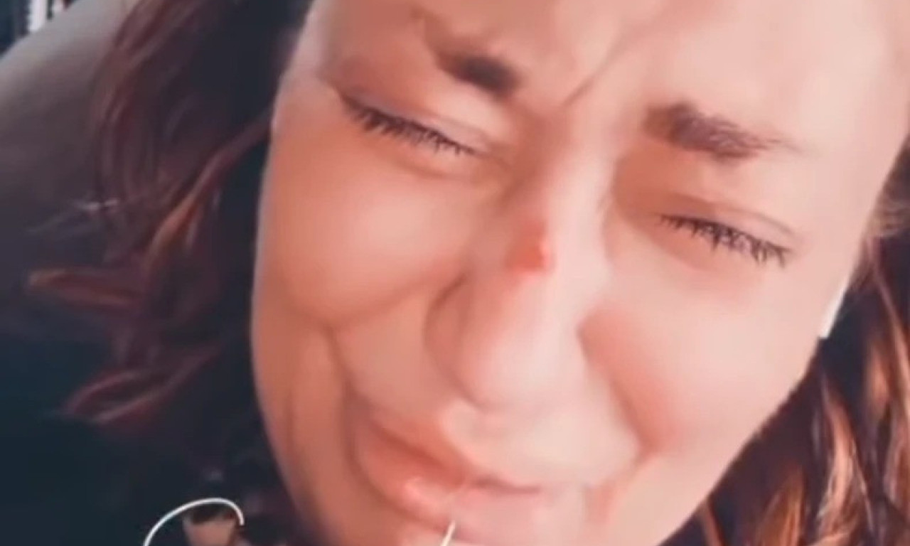 ANA NIKOLIĆ KUKA NA SAV GLAS Novi stravičan snimak pevačice u kome se kroz suze obraća Raletu: "Zašto..." (VIDEO)