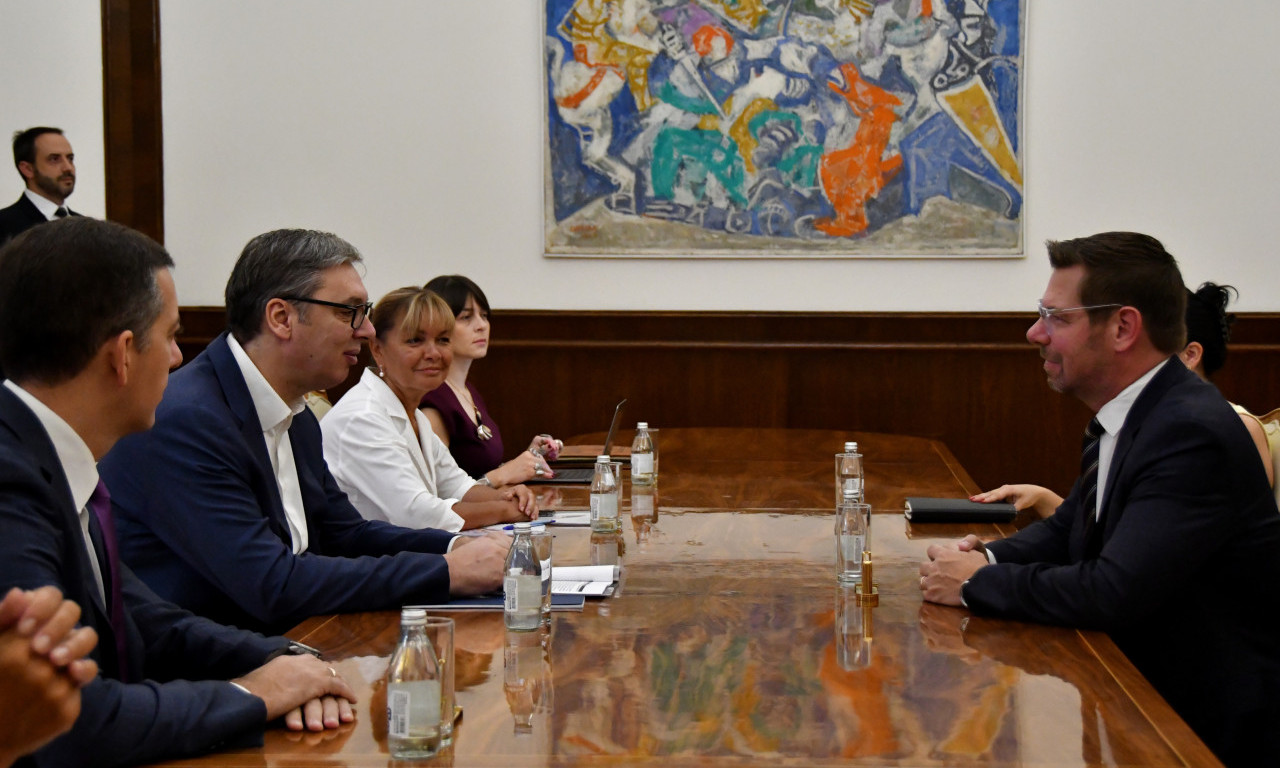 SRBIJA OPREDELJENA ZA RAZVOJ SARADNJE SA SAD Predsednik Vučić razgovarao sa Svolvelom (FOTO)