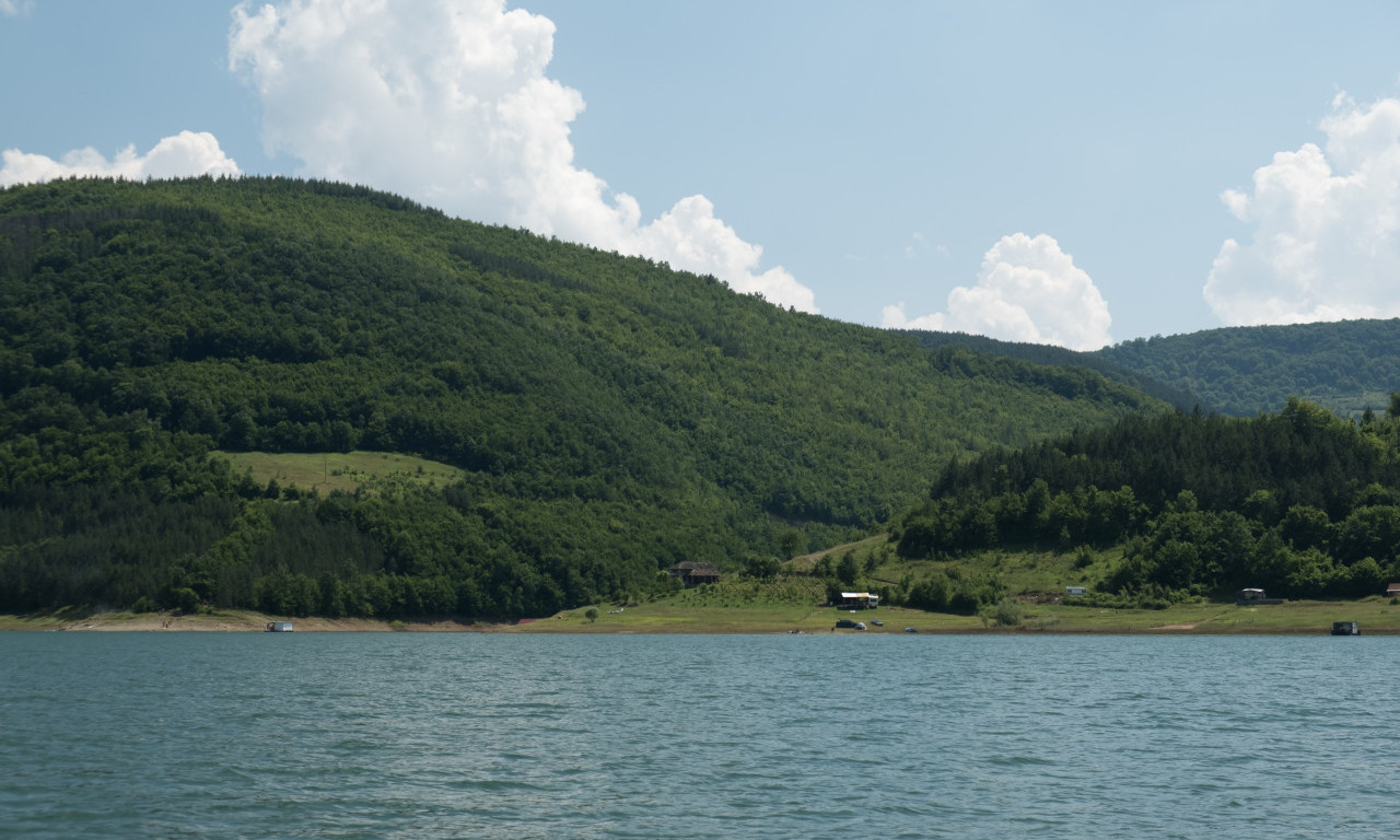 UTOPIO SE SE MLADIĆ U ZAVOJSKOM JEZERU Tragedija na jugu Srbije