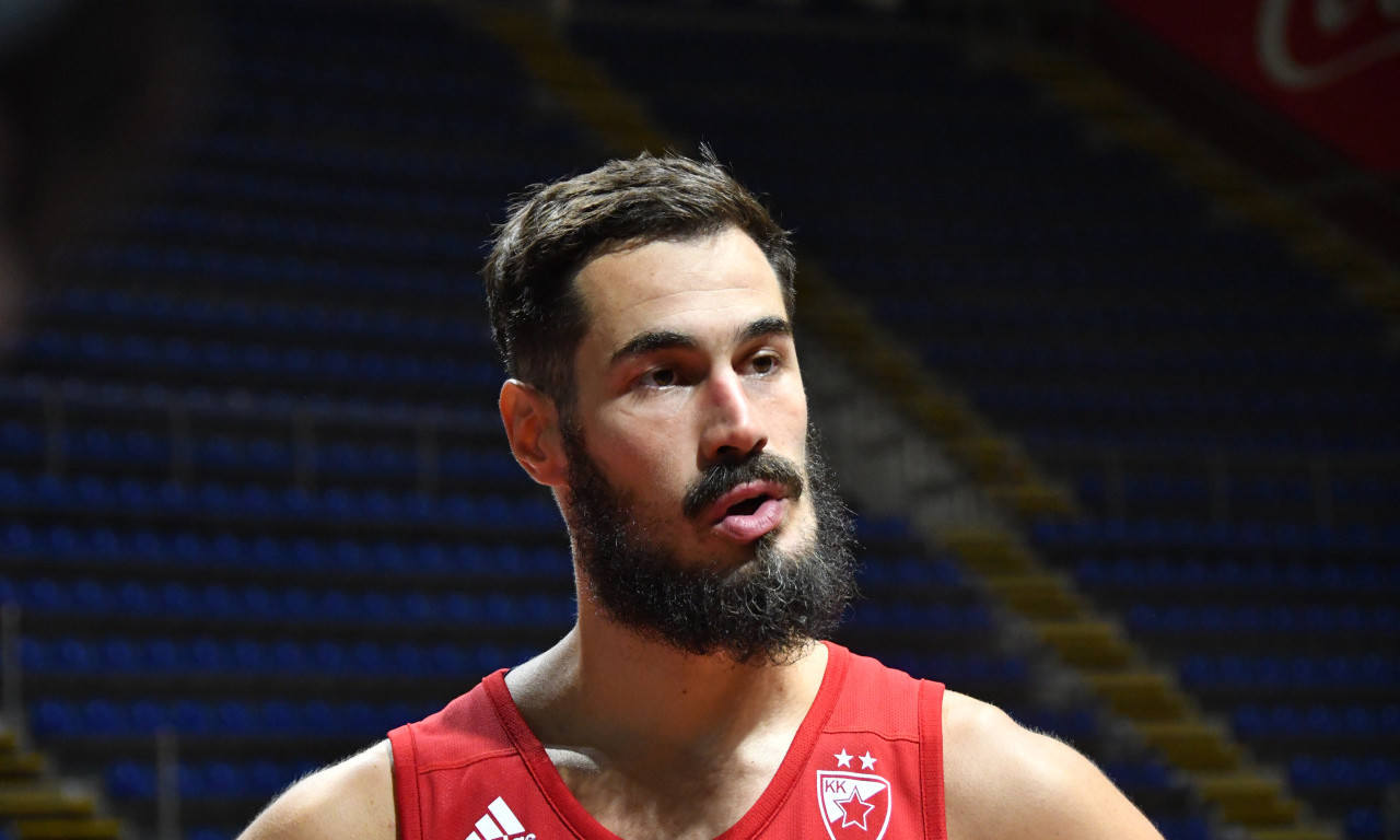 LOŠE VESTI ZA ZVEZDU! Povredio se Nikola Kalinić!