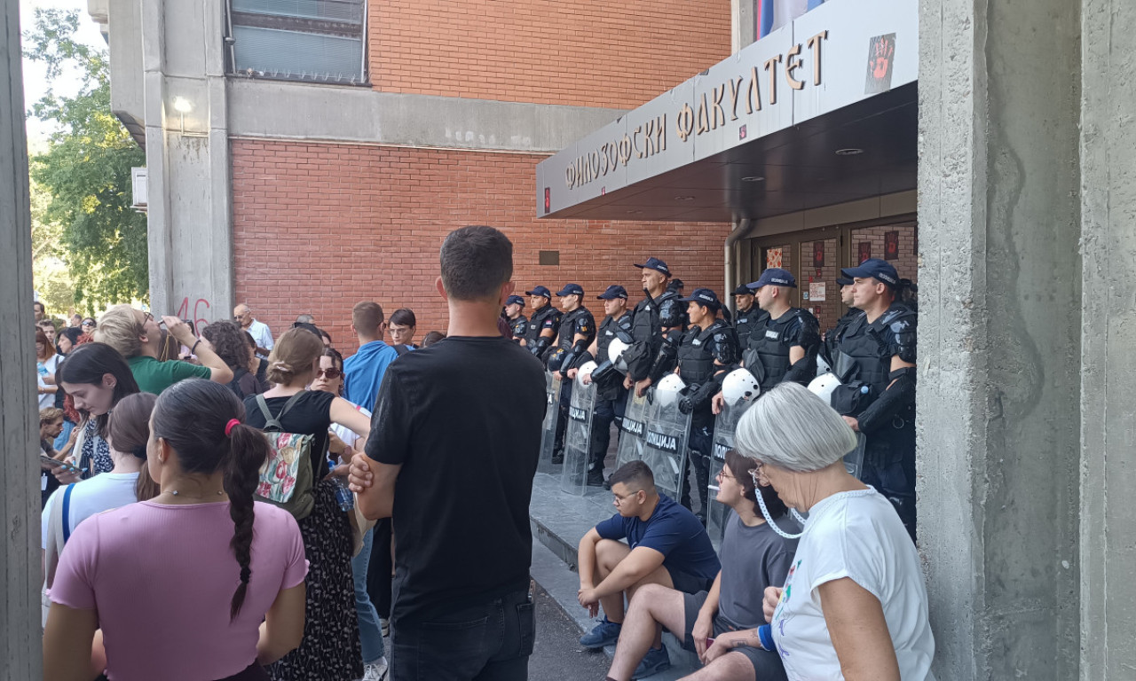 NASILJE ISPRED FILOZOFSKOG FAKULTETA Muškarac uhapšen nakon napada na policajce