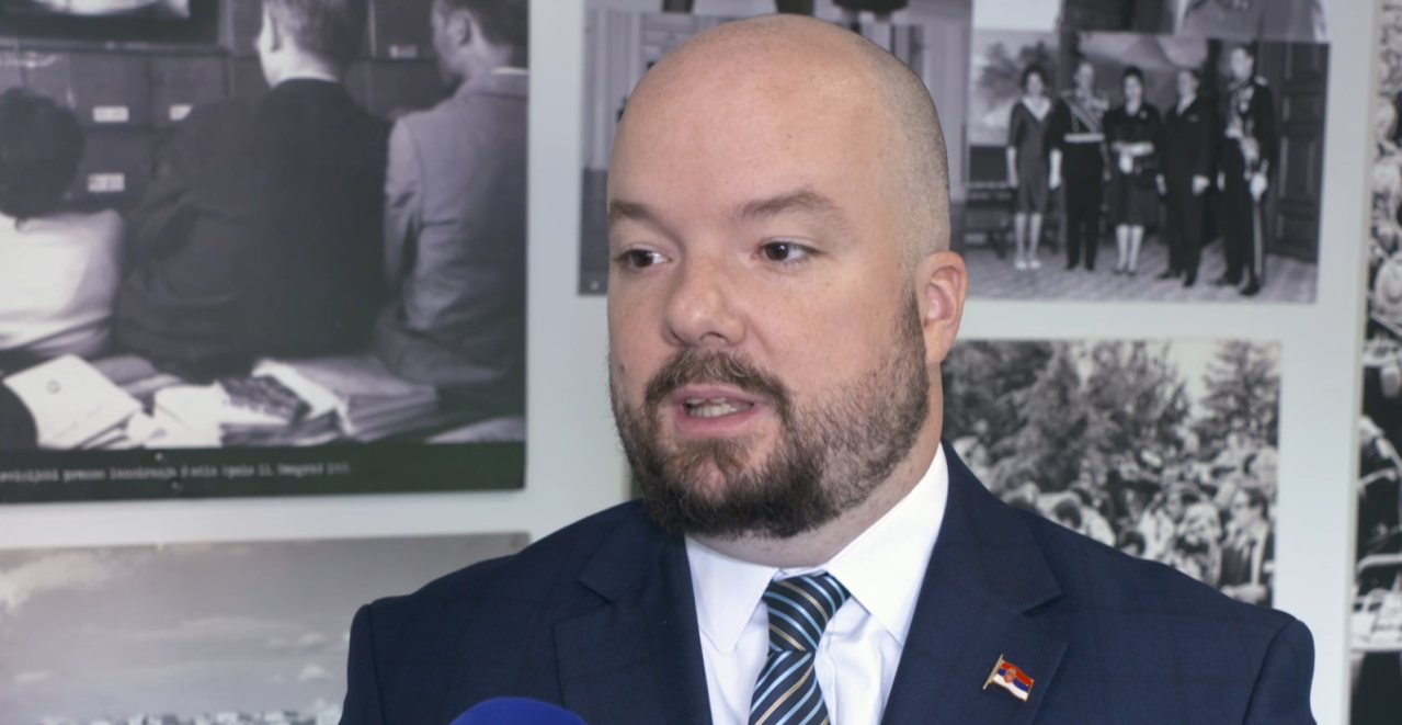 STAMBOLIĆ: Svi dekani bi trebalo da se ugledaju na dekana Filozofskog fakulteta u Novom Sadu