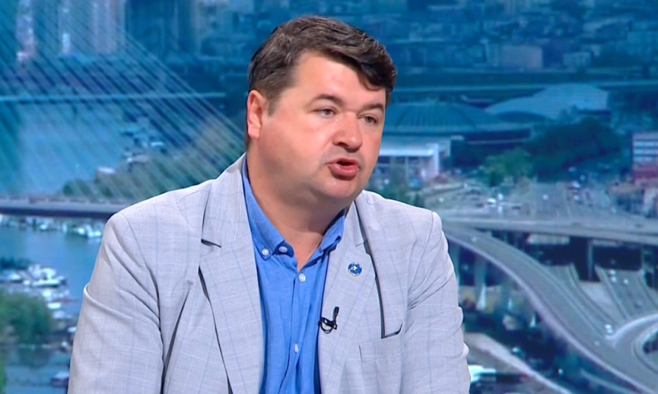 PROFESOR PETROV: "1. novembar treba da bude dan pijeteta, blokaderi žele izazivanje nasilja"