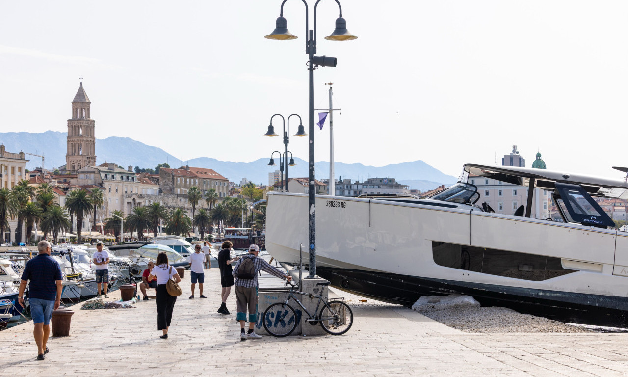 GLISER SE ZAKUCAO U OBALU Pojavio se zastrašujući snimak iz Splita, ljudi panično bežali! (VIDEO)