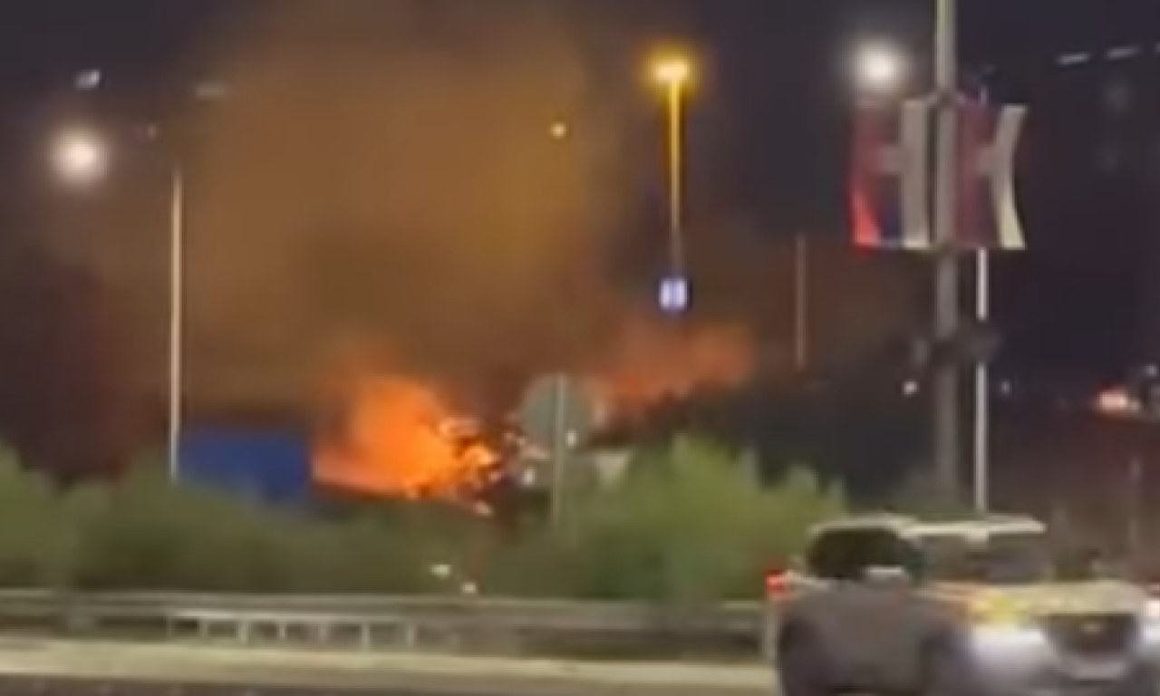 POŽAR KOD SAVA CENTRA Dramatični snimci, vatra se približila auto-putu (VIDEO)