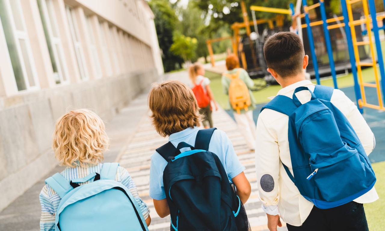 JEZA U GRADU SA 200.000 SRBA! Dva dečaka krenula u školu, pa nestala bez traga, detalji lede krv u žilama