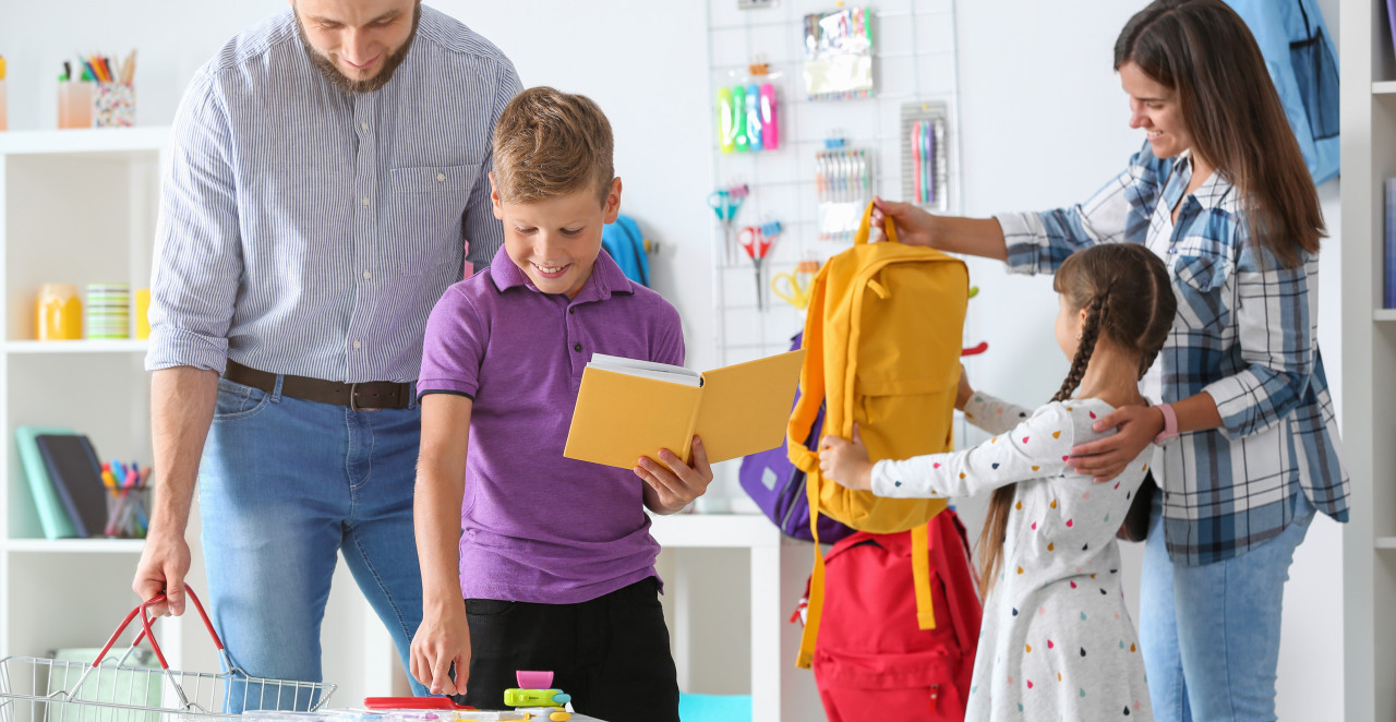 KOLIKO VAM PARA TREBA DA SPREMITE ĐAKA PETAKA ZA ŠKOLU Roditelji, ovo je detaljan cenovnik