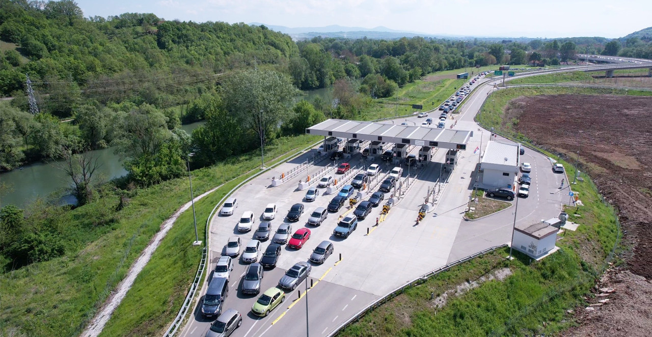 OČEKUJE NAS PAKLENI VIKEND, NAORUŽAJTE SE STRPLJENJEM Srbi se masovno vraćaju sa odmora i ovo morate da znate