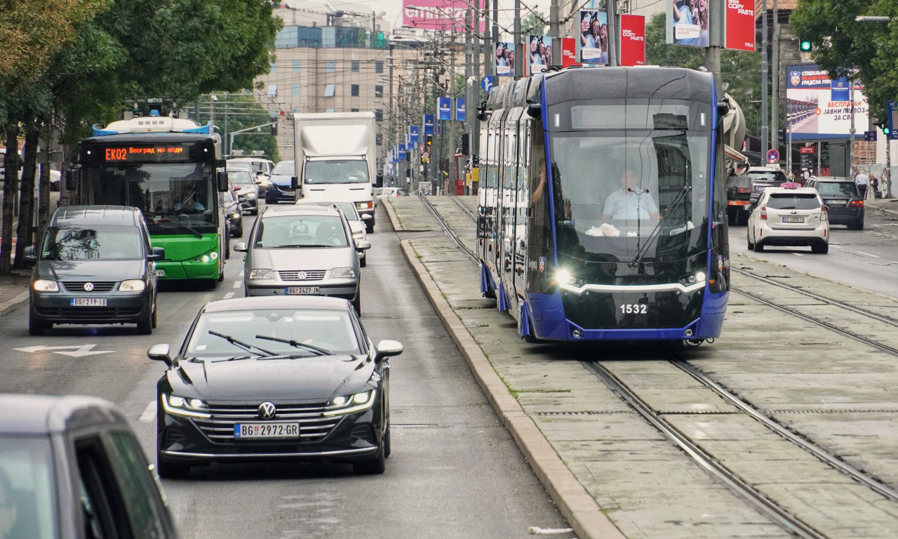 POKVARIO SE TRAMVAJ U NEMANJINOJ, HAOS I NA SLAVIJI Evo šta se dešava na ulicama Beograda (FOTO)